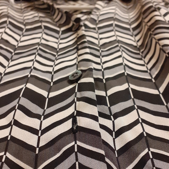 Button down blouse - Picture 2 of 4